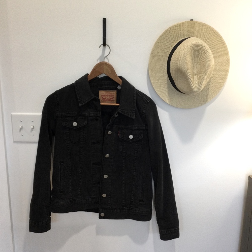 Black Levi’s Denim Jacket - Picture 2 of 5